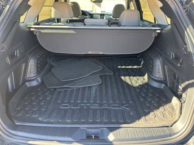 Used 2022 Subaru Outback Premium image 31