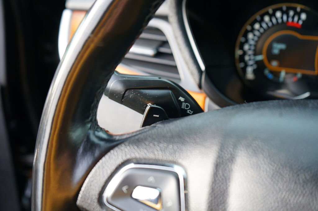 Used 2016 Lincoln MKC Reserve w/ Lincoln MKC Climate Package image 22