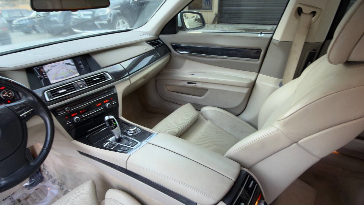 Used 2009 BMW 750Li image 25