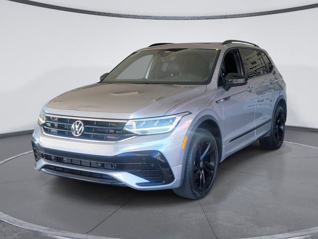 Used 2023 Volkswagen Tiguan SE R-Line FWD image 4