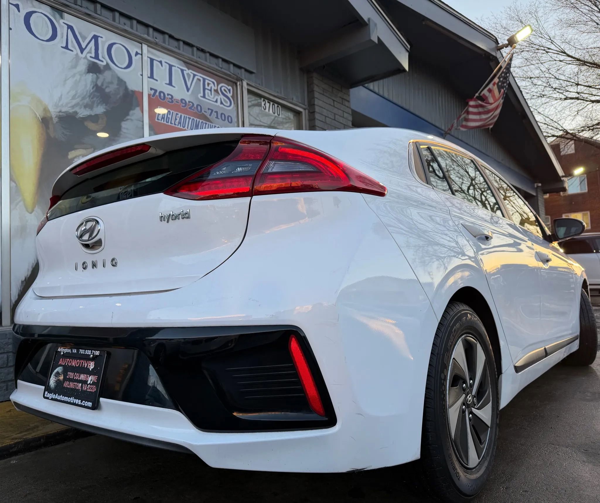 Used 2017 Hyundai Ioniq SEL image 3