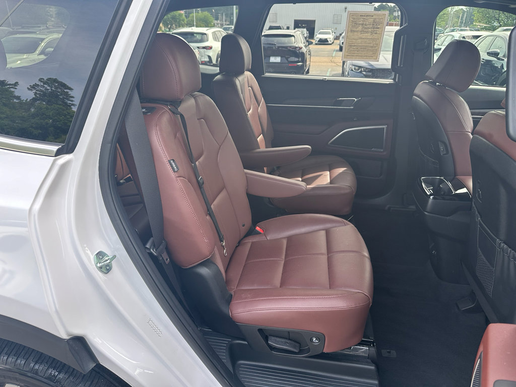 Used 2024 Kia Telluride EX w/ EX Captain's Chair Package image 26