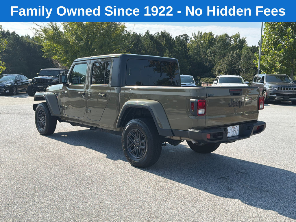 Used 2025 Jeep Gladiator Sport AWD/4WD image 5