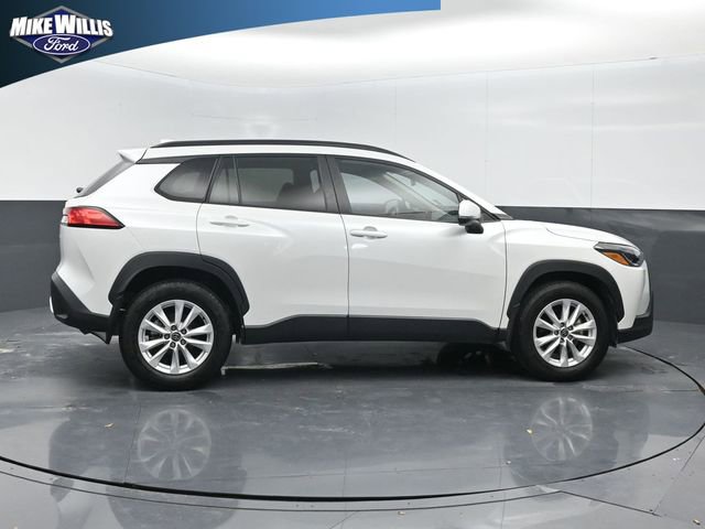 Used 2022 Toyota Corolla Cross LE image 8