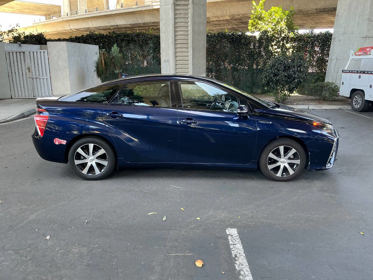 Used 2017 Toyota Mirai FWD image 7