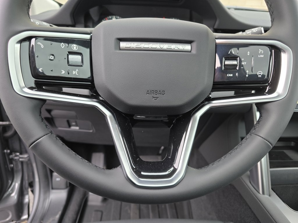 New 2025 Land Rover Discovery Sport S image 30