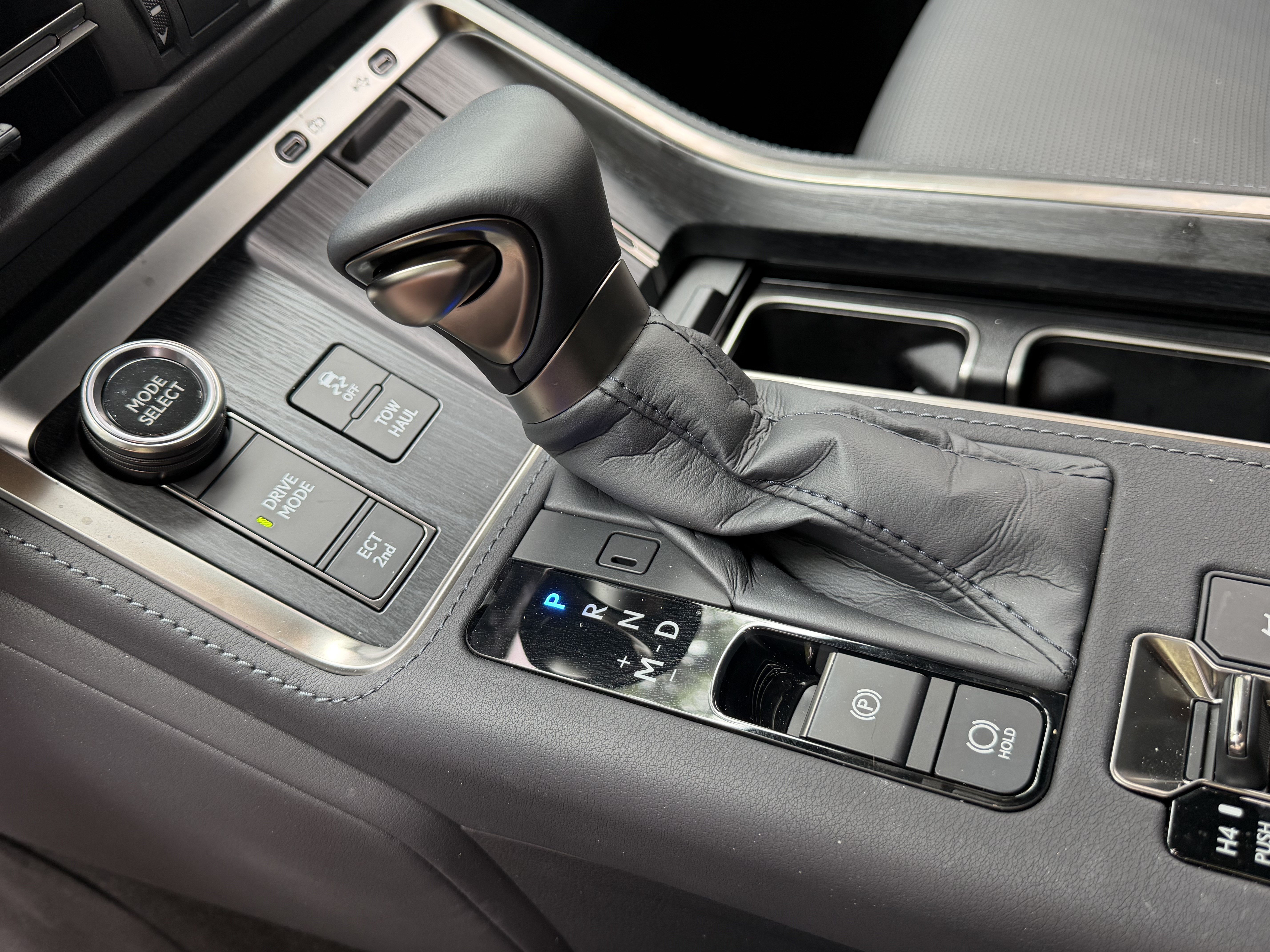 Used 2026 Lexus GX 550 w/ Accessory Package (2T) AWD/4WD image 28