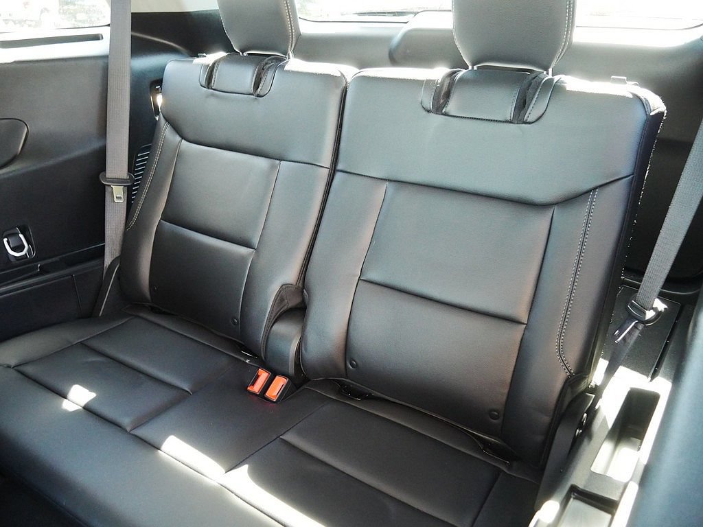 Used 2023 Ford Explorer Limited w/ Limited Technology Package AWD/4WD image 18
