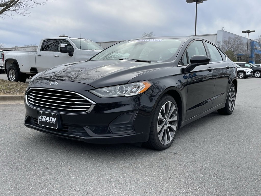 Used 2019 Ford Fusion SE image 3