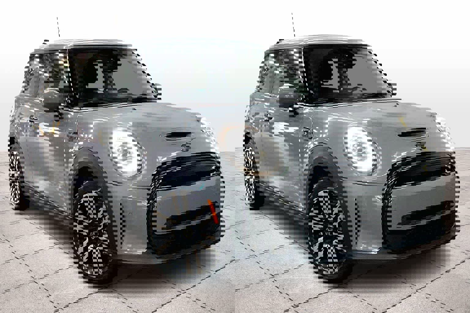 Used 2023 MINI Cooper SE image 2