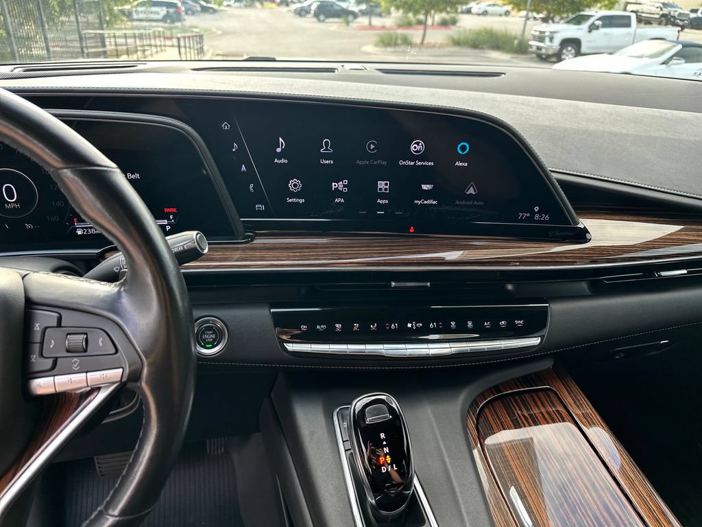 Used 2021 Cadillac Escalade Premium Luxury AWD/4WD image 22