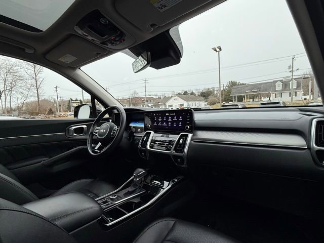 Used 2023 Kia Sorento SX image 28