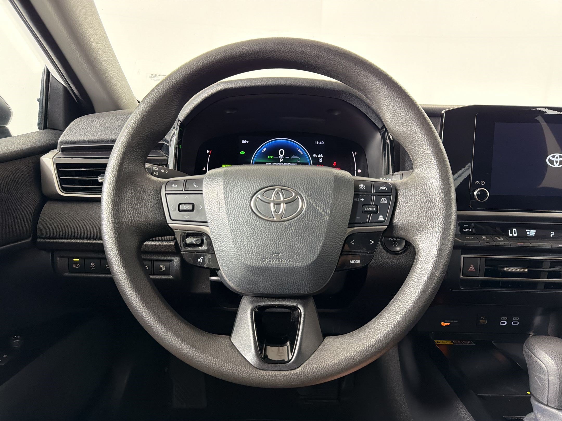 Used 2025 Toyota Camry LE FWD image 9