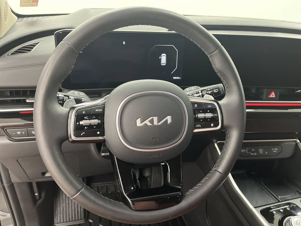 Used 2025 Kia Carnival SX Prestige FWD image 13