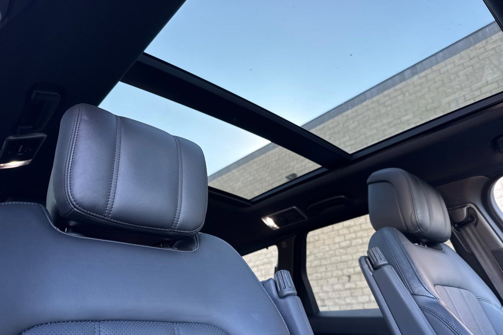 Used 2019 Land Rover Range Rover Sport HSE image 18