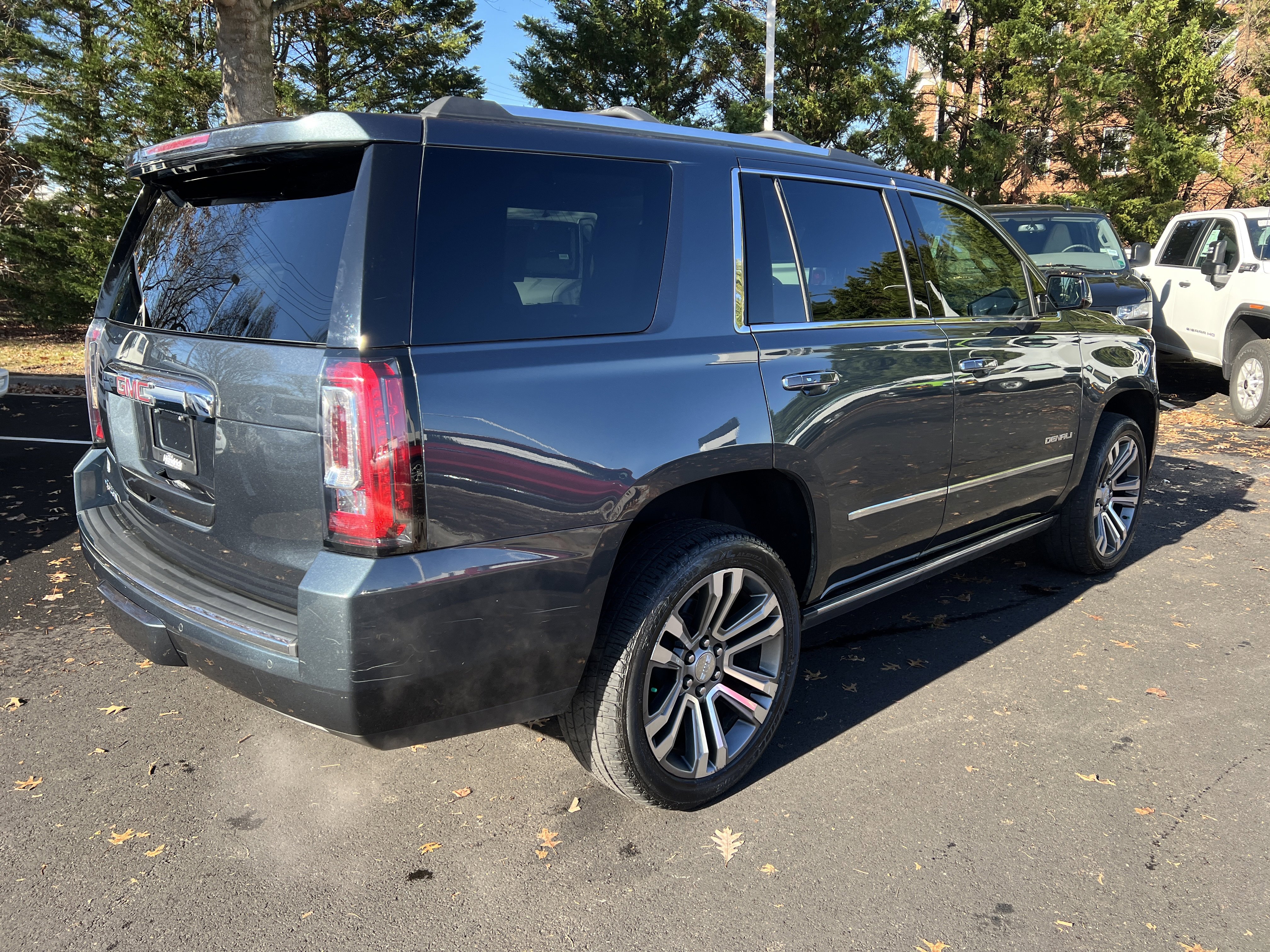 Used 2020 GMC Yukon Denali w/ Denali Ultimate Package image 10