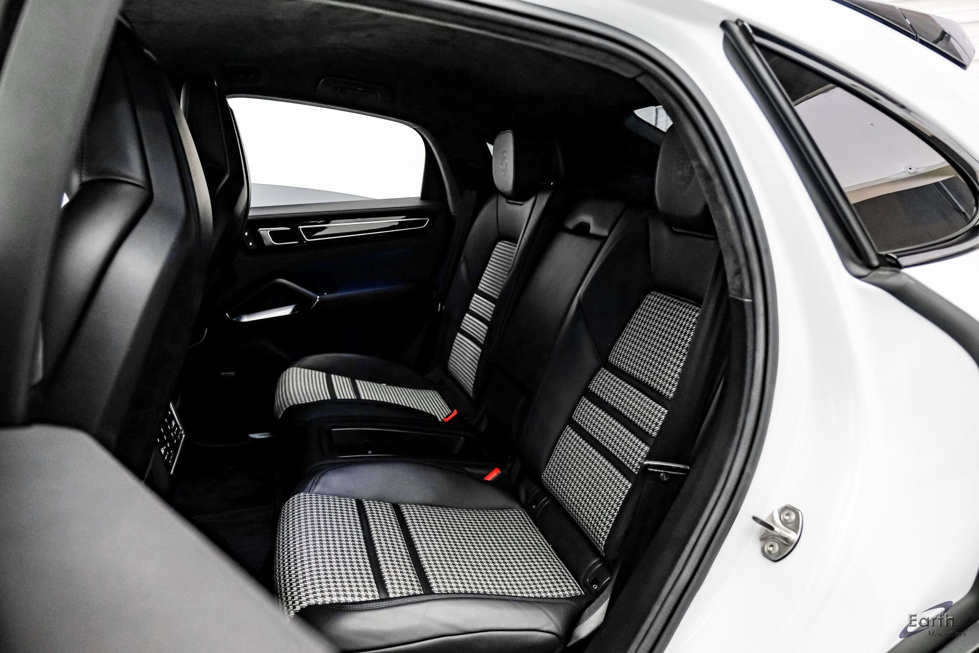 Used 2022 Porsche Cayenne Turbo image 86