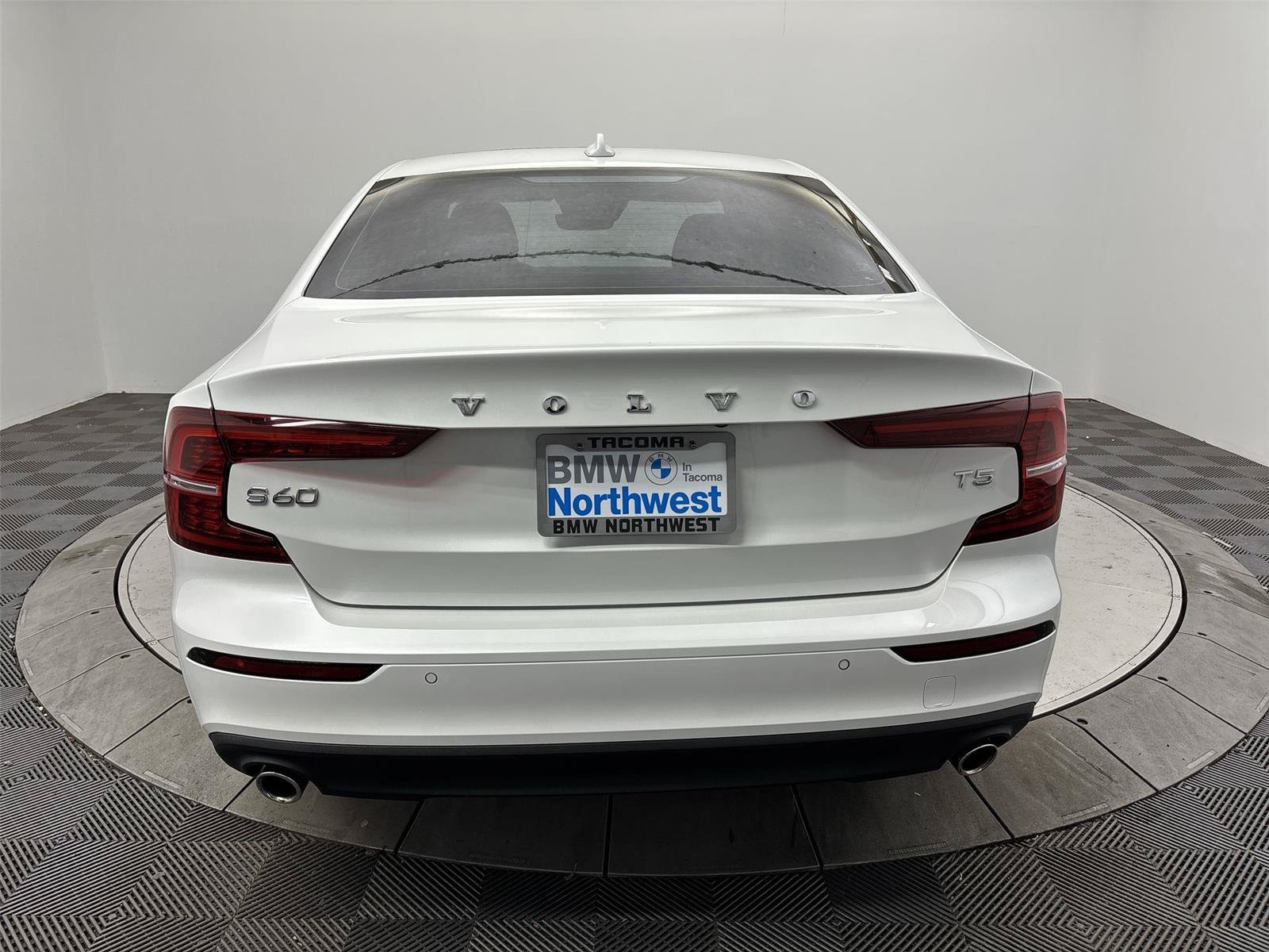 Used 2020 Volvo S60 T5 Momentum FWD image 15