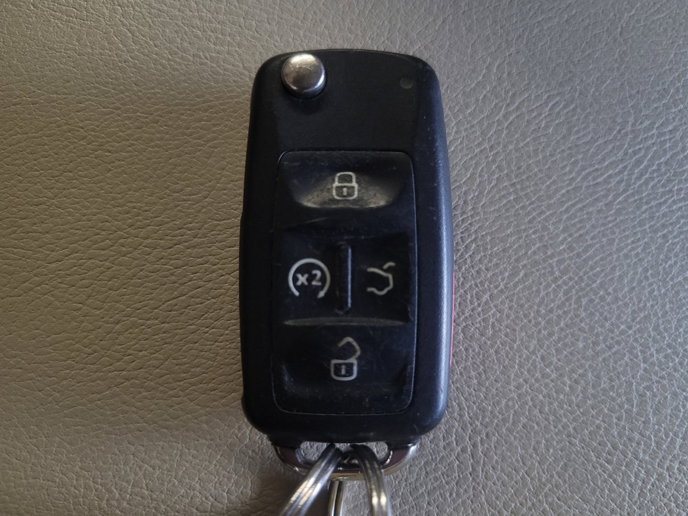 Used 2018 Volkswagen Passat 2.0T SE FWD image 32