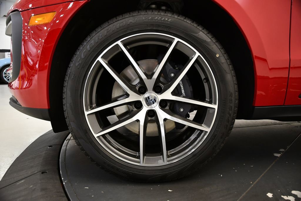 Used 2025 Porsche Macan Turbo image 12