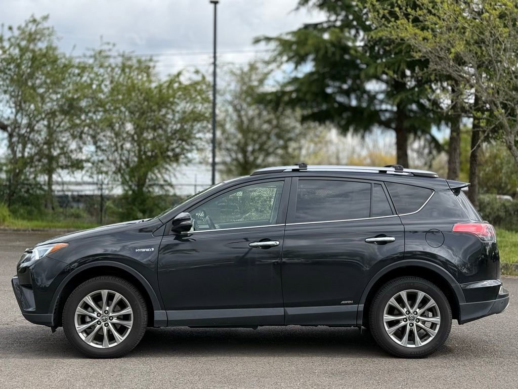 Used 2018 Toyota RAV4 Limited image 2