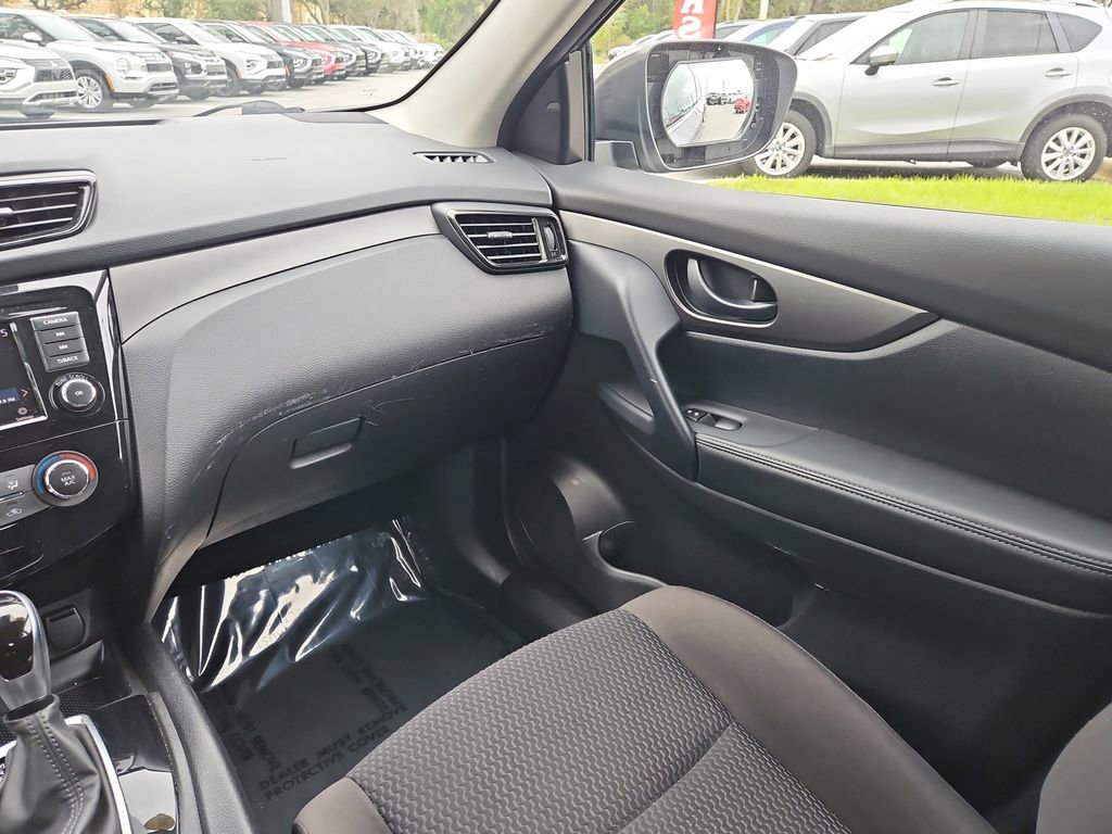 Used 2021 Nissan Rogue Sport S image 11