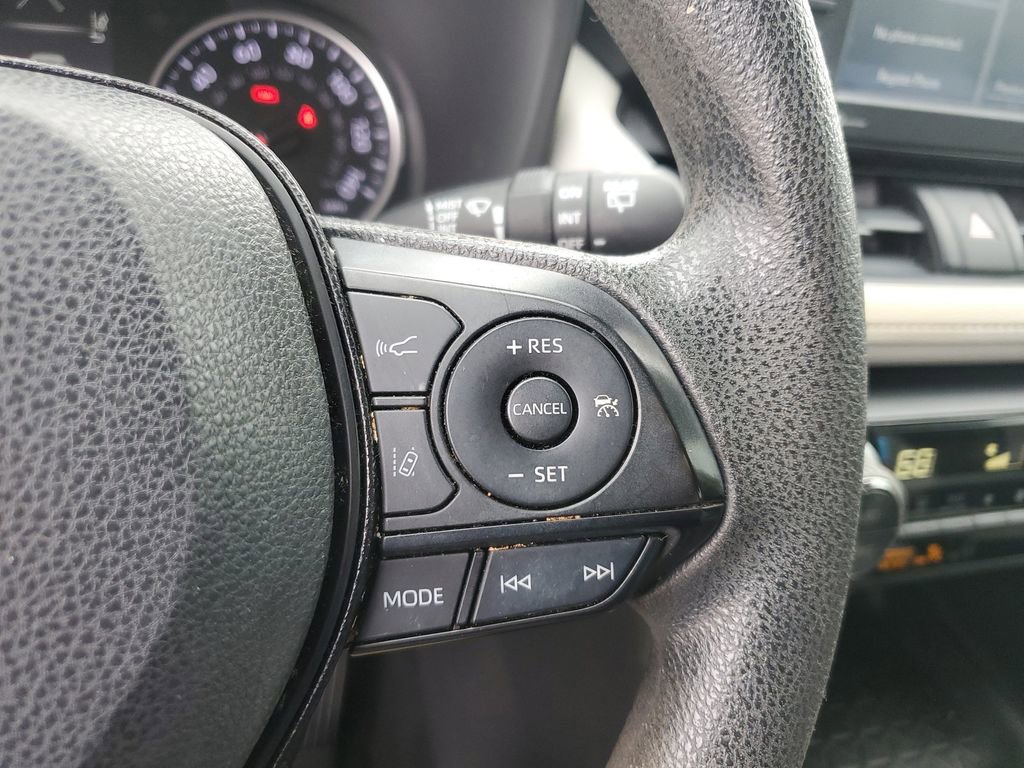 Used 2021 Toyota RAV4 XLE w/ Convenience Package image 23