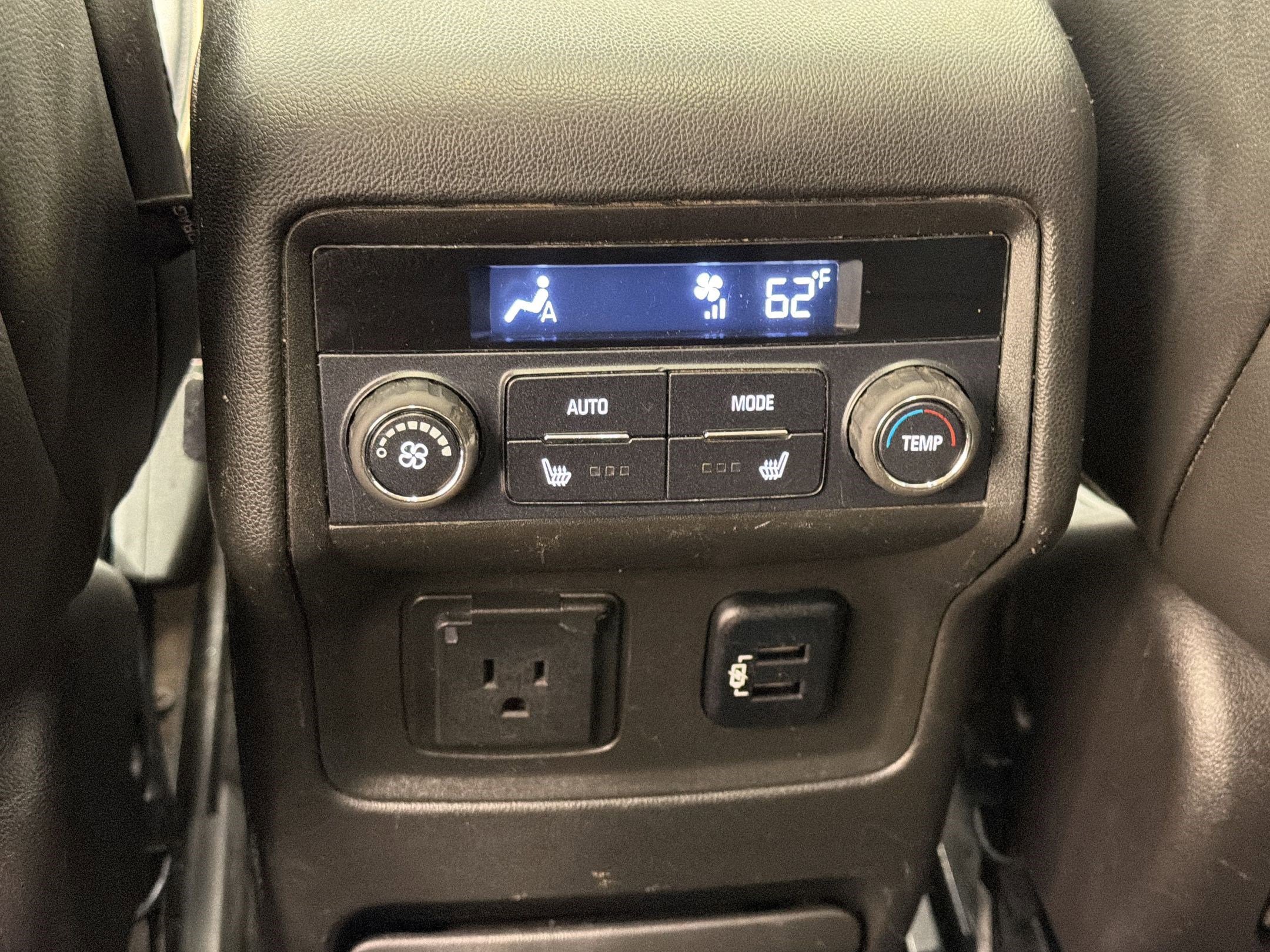 Used 2017 GMC Acadia Denali w/ Technology Package FWD image 31