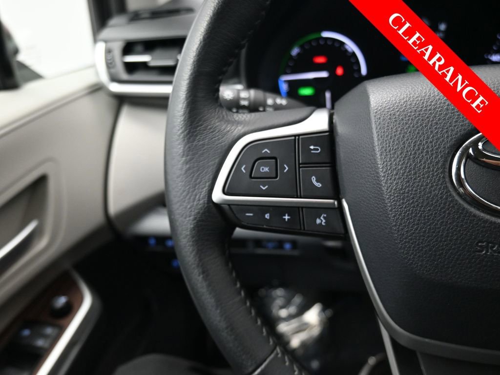 Used 2022 Toyota Sienna XLE image 27