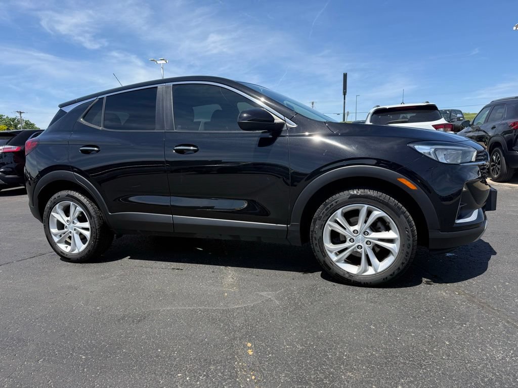 Used 2022 Buick Encore GX Preferred w/ Cold Weather Comfort Package AWD/4WD image 2