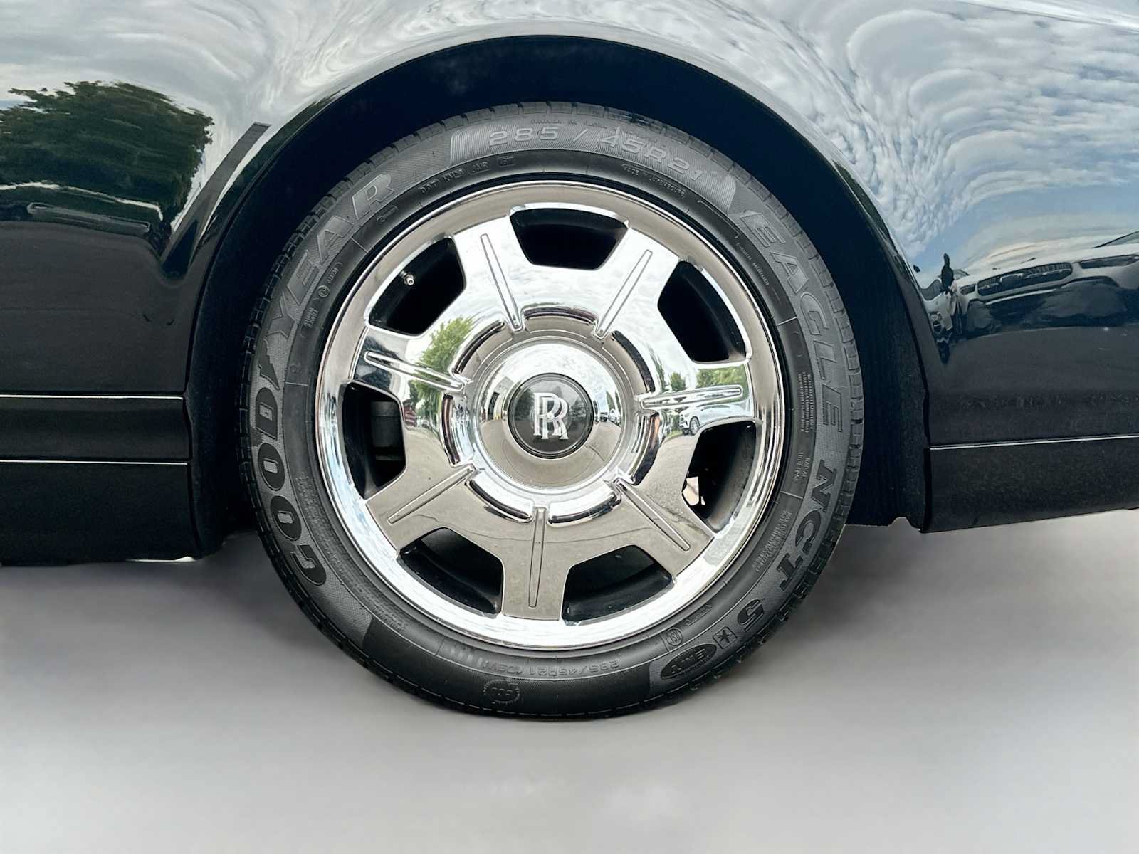 Used 2009 Rolls-Royce Phantom Drophead Coupe RWD image 29