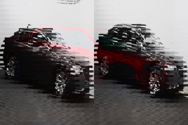 Used 2016 Chrysler 300 C image 1