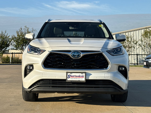 Used 2020 Toyota Highlander Limited FWD image 2