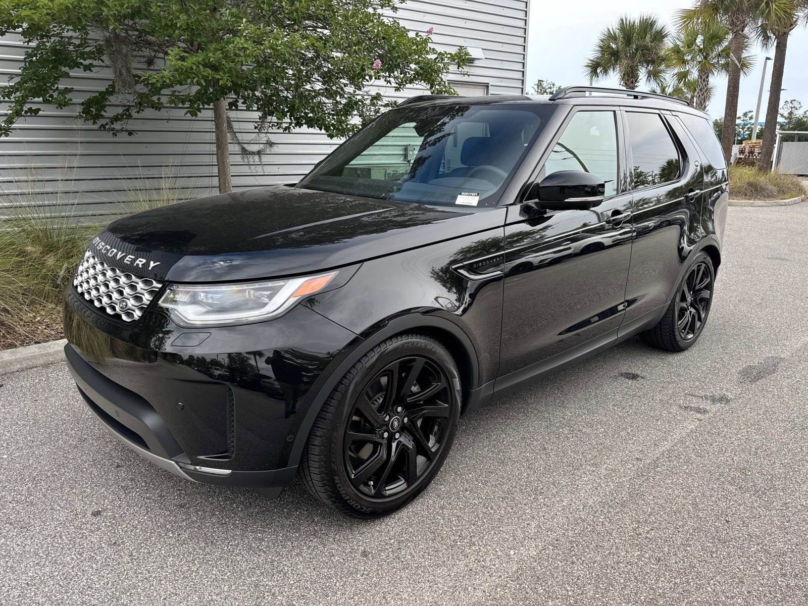 Certified 2025 Land Rover Discovery S AWD/4WD image 1