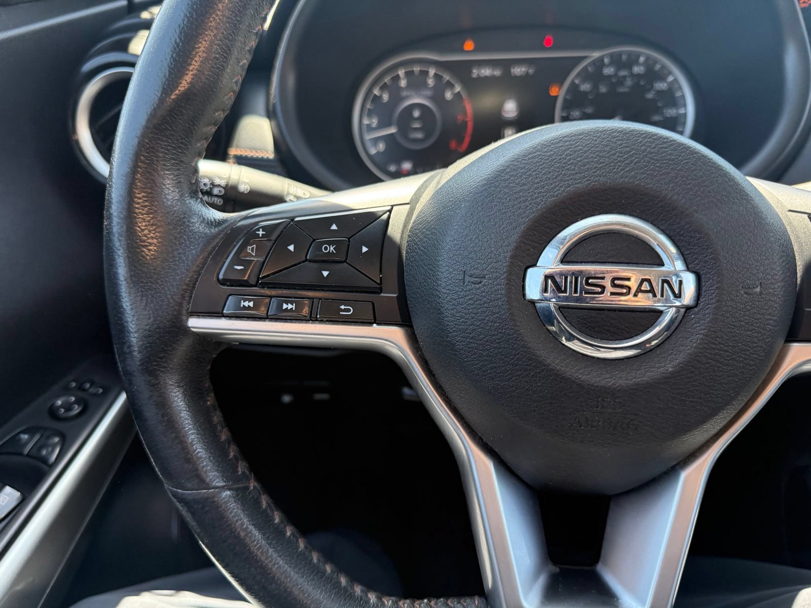 Used 2018 Nissan Kicks SR w/ Premium Package FWD image 19