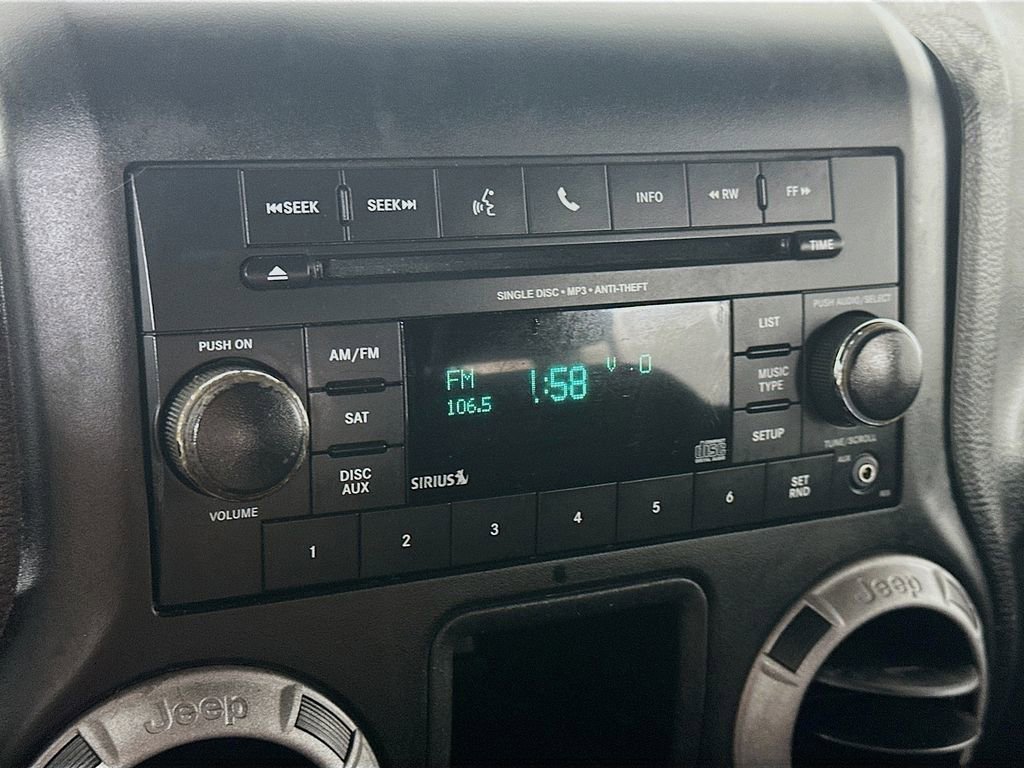 Used 2015 Jeep Wrangler Unlimited Sport w/ Connectivity Group image 17