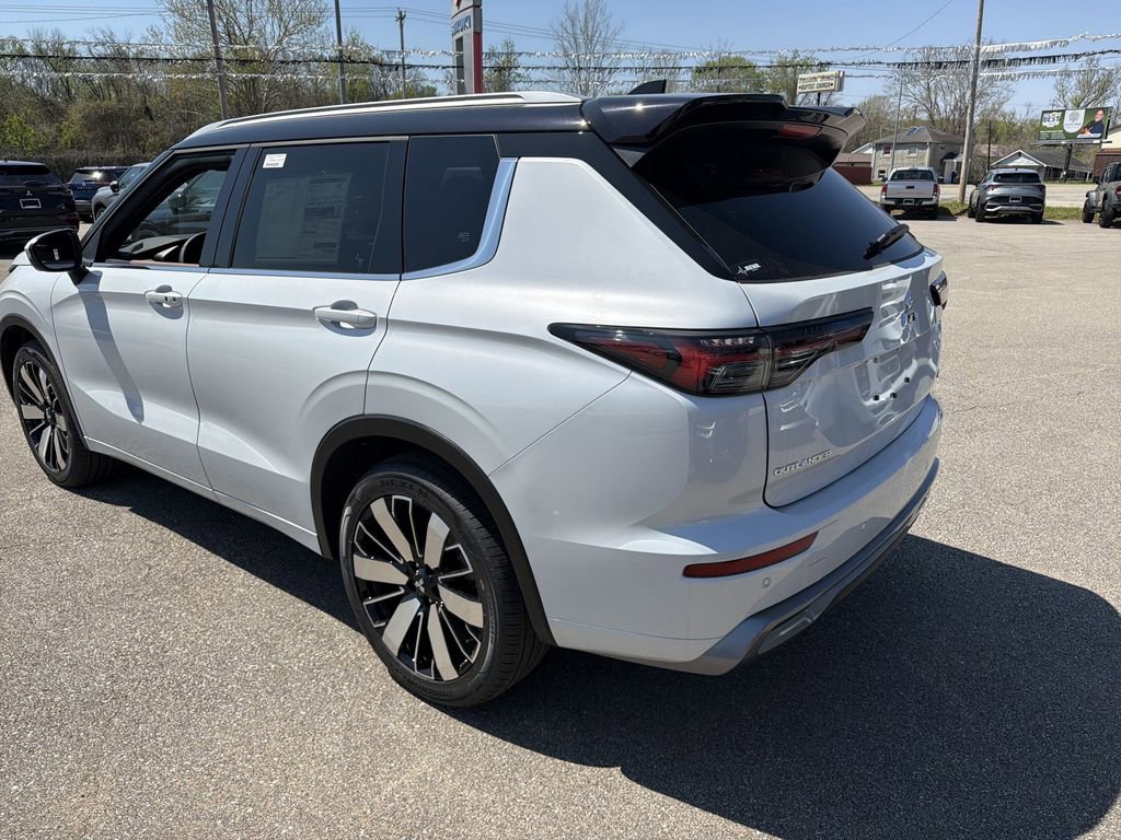 New 2026 Mitsubishi Outlander SEL image 6