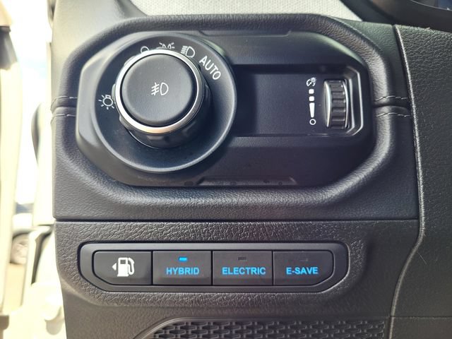Used 2024 Jeep Wrangler Unlimited Sahara AWD/4WD image 15