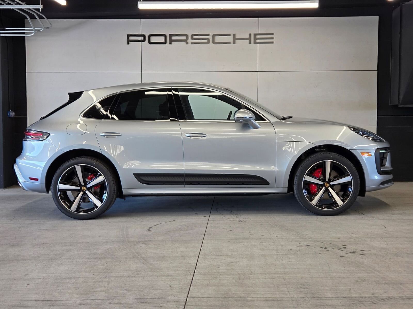 Certified 2026 Porsche Macan S AWD/4WD image 29