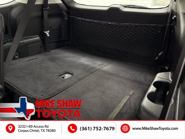 Used 2024 Toyota Highlander XLE FWD image 35
