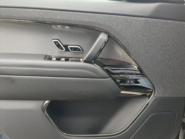 Used 2023 Land Rover Range Rover Sport SE Dynamic image 9