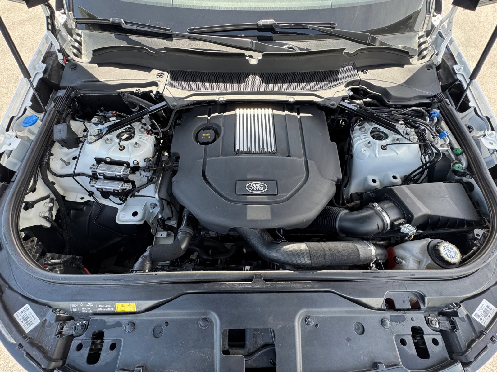 Used 2020 Land Rover Discovery HSE image 21