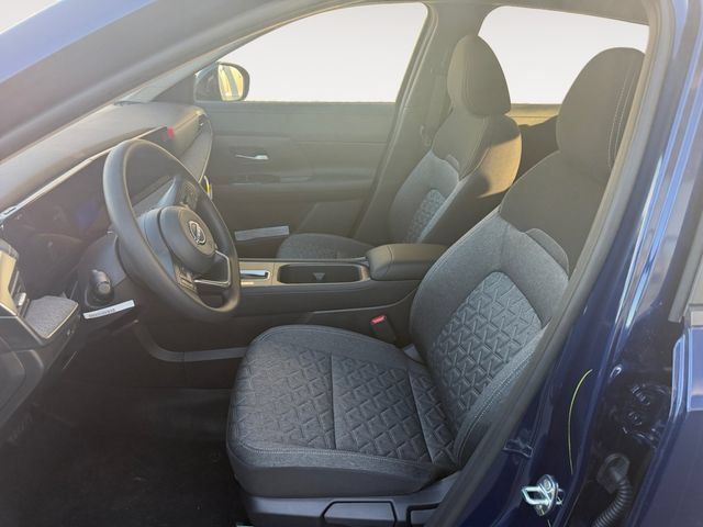 New 2026 Nissan Kicks SV w/ Cold Weather Package FWD image 4