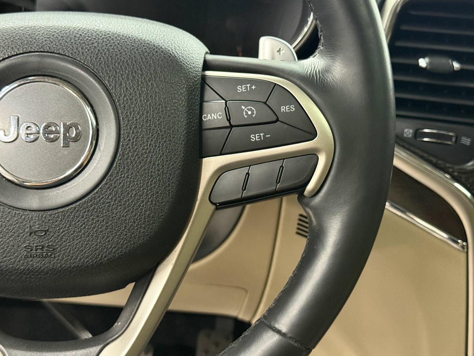 Used 2015 Jeep Grand Cherokee Limited AWD/4WD image 30