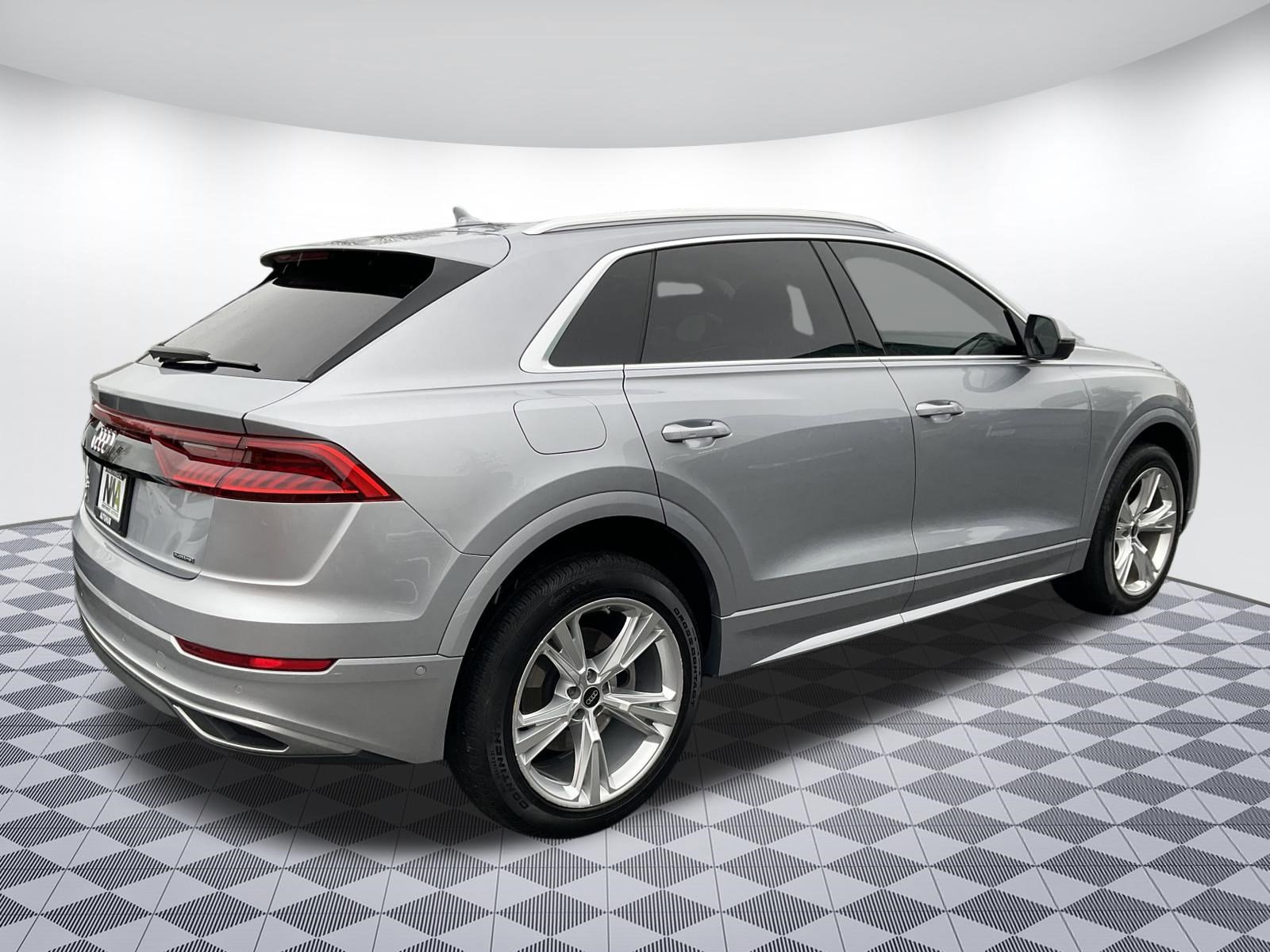 Used 2022 Audi Q8 Premium w/ Convenience Package AWD/4WD image 3