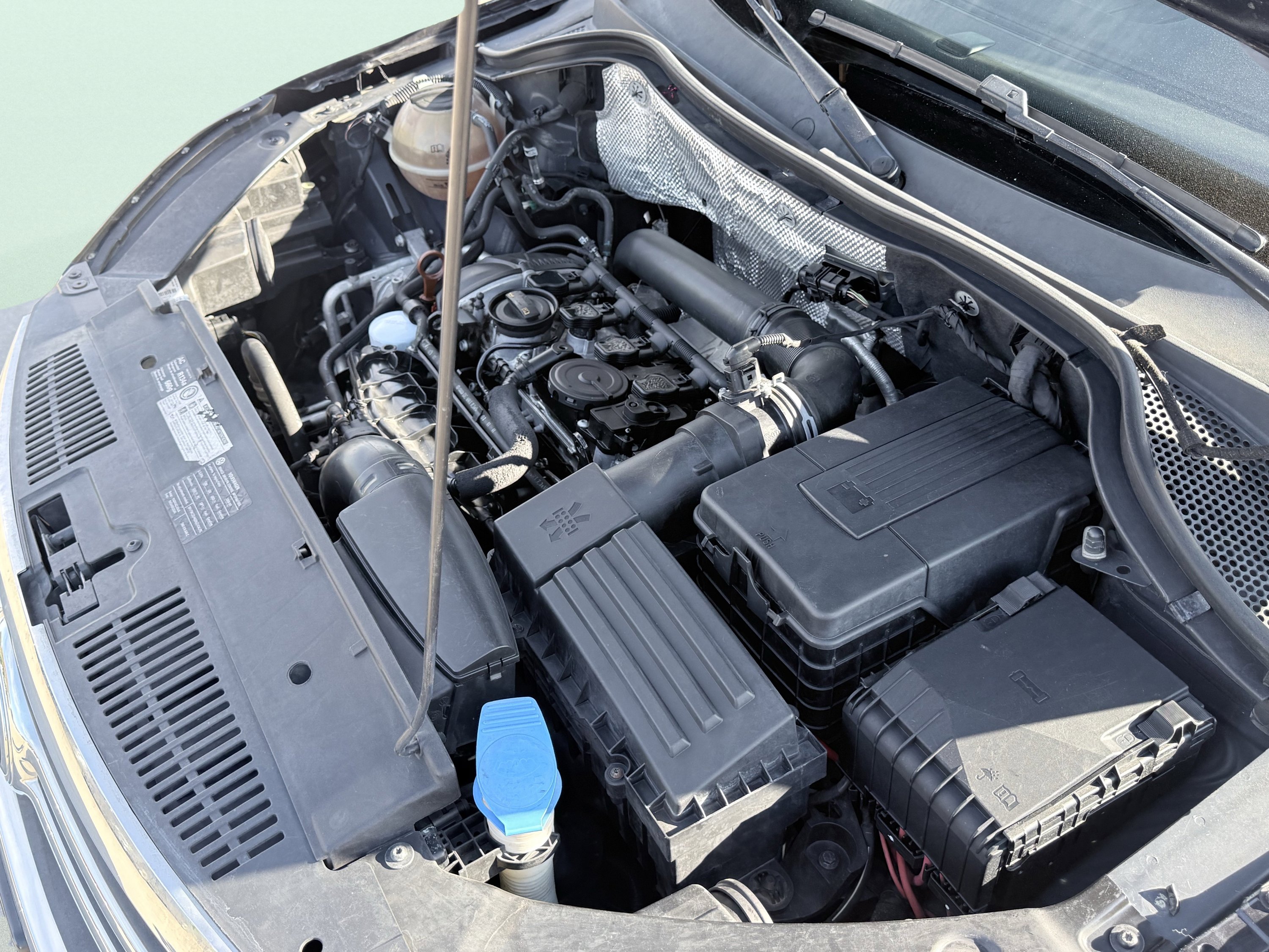 Used 2011 Volkswagen Tiguan S image 19