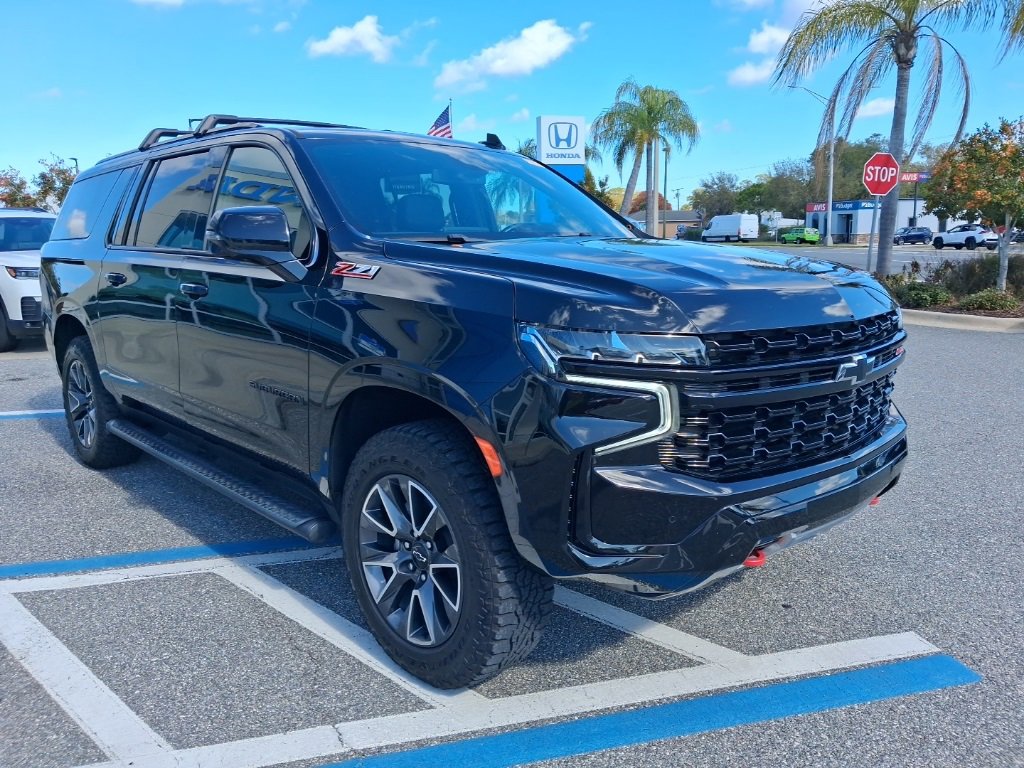 Used 2023 Chevrolet Suburban Z71 w/ Luxury Package image 3