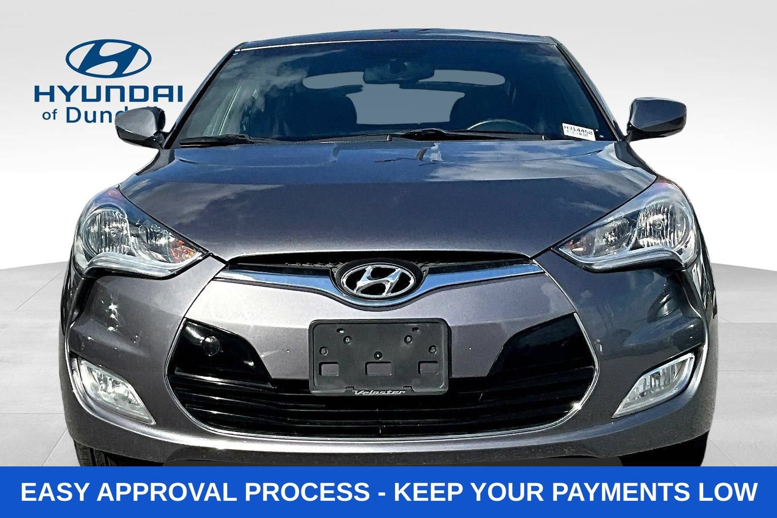Used 2017 Hyundai Veloster Value Edition FWD image 2
