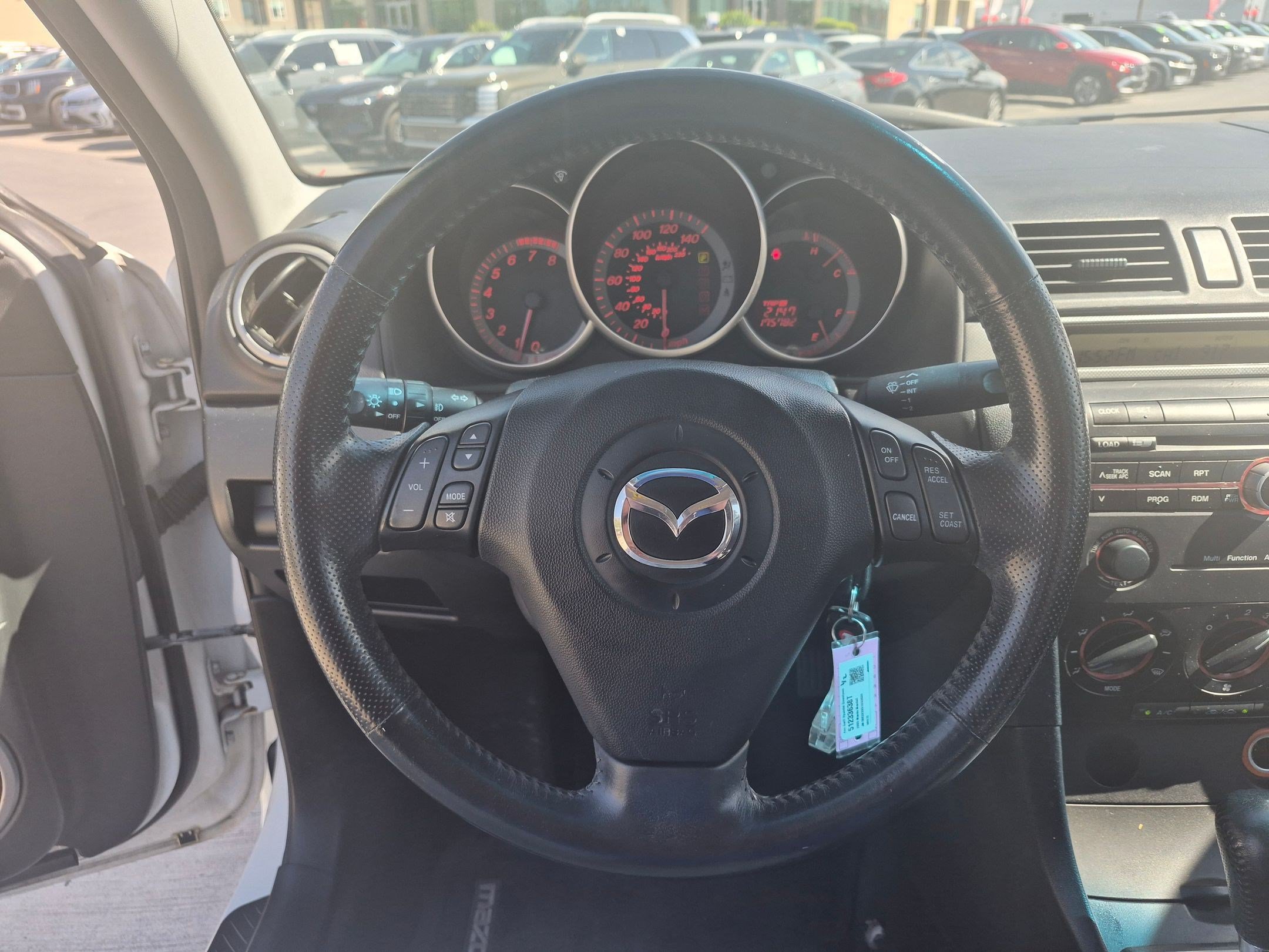 Used 2005 MAZDA MAZDA3 s w/ Moonroof & 6-CD Pkg FWD image 19