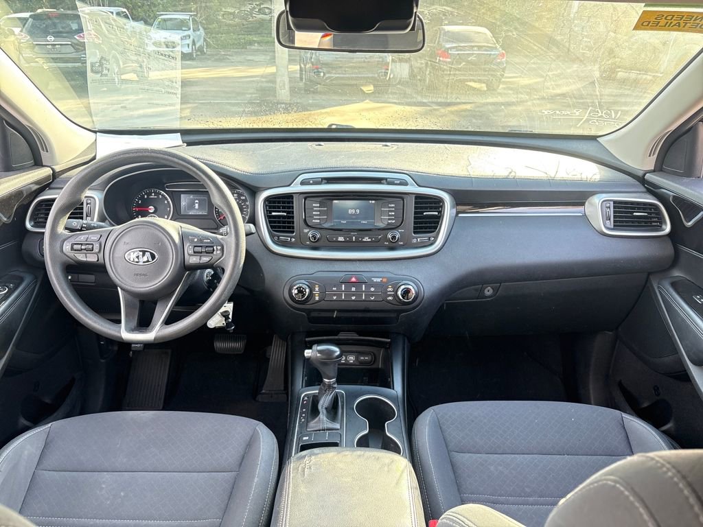 Used 2017 Kia Sorento LX image 7